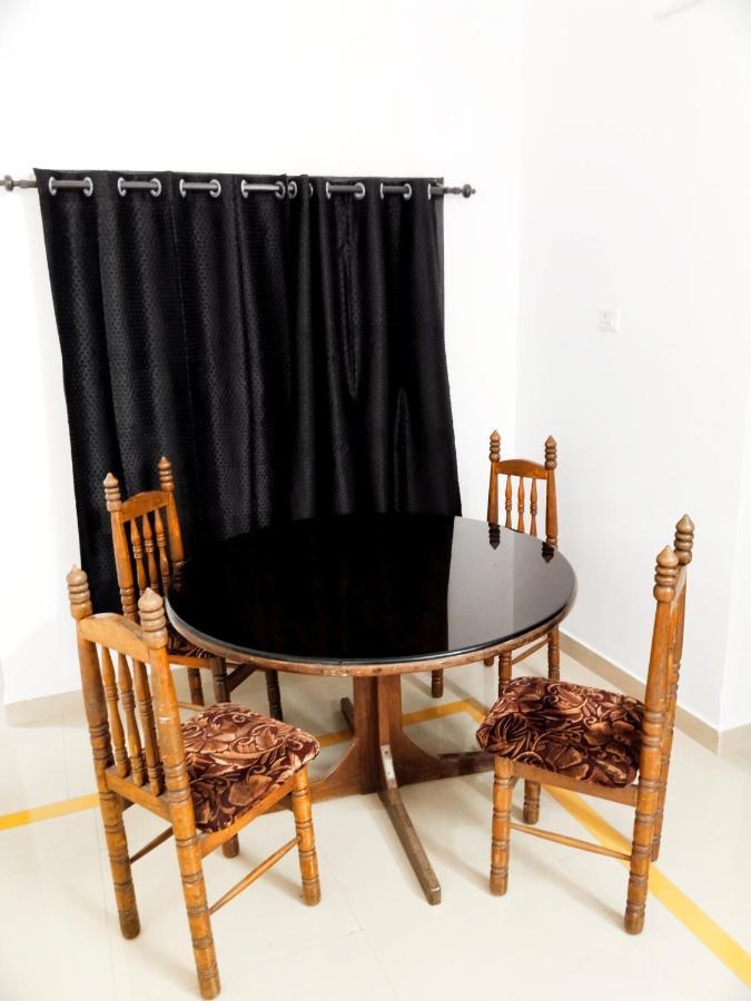 The Chill House Hostel Kochi Exterior photo