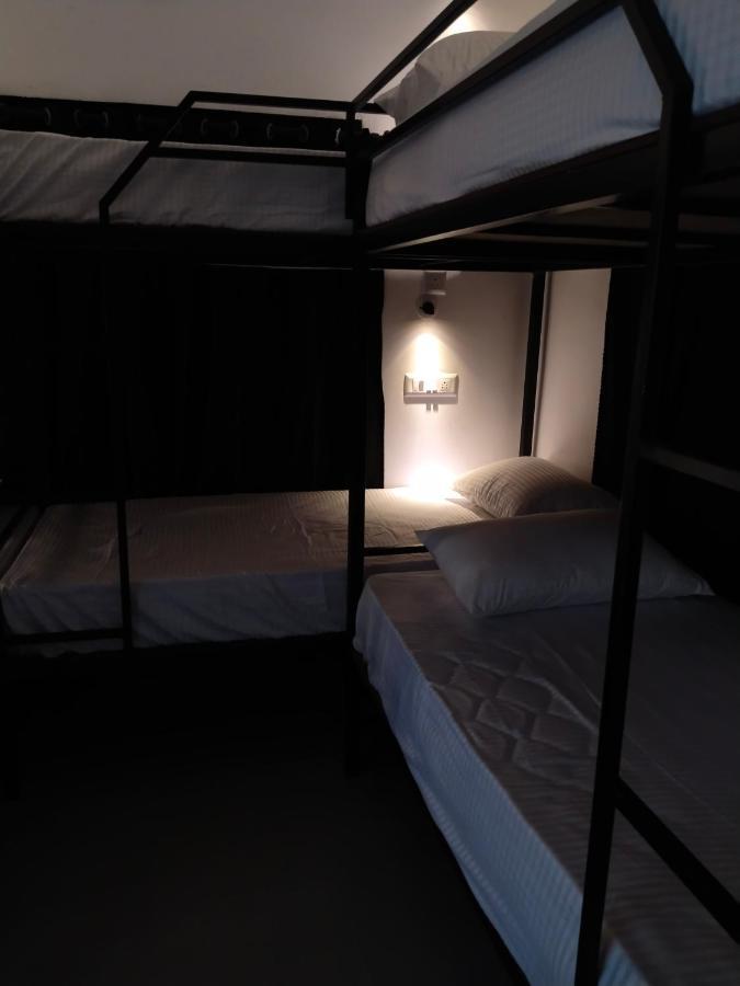 The Chill House Hostel Kochi Exterior photo